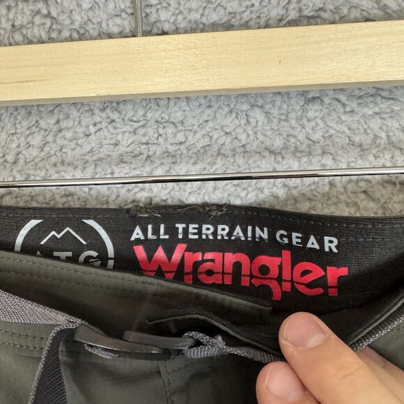 S Wrangler Pants Mens 38x30 Green All Terrain Gear Belted Hiking Outdoor Stretch - Picture 3 of 11